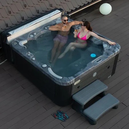 Jezerska With Jacuzzi & Pool Apartment Palic
