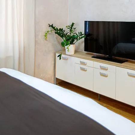 Apartment Jezerska With Jacuzzi & Pool