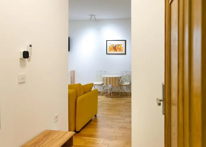 アパート Jezerska