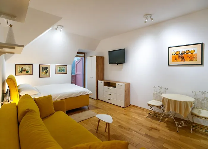 アパート Jezerska